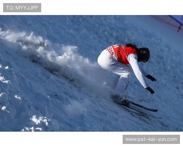 滑雪空中姿态完美到极致——极致体验,绽放雪域之巅 滑雪空中姿态完美到极致——极致体验,绽放雪域之巅